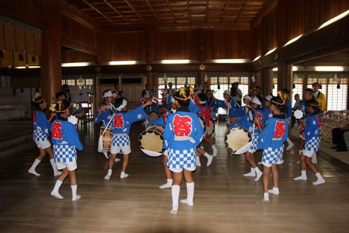 みあがり踊り奉納