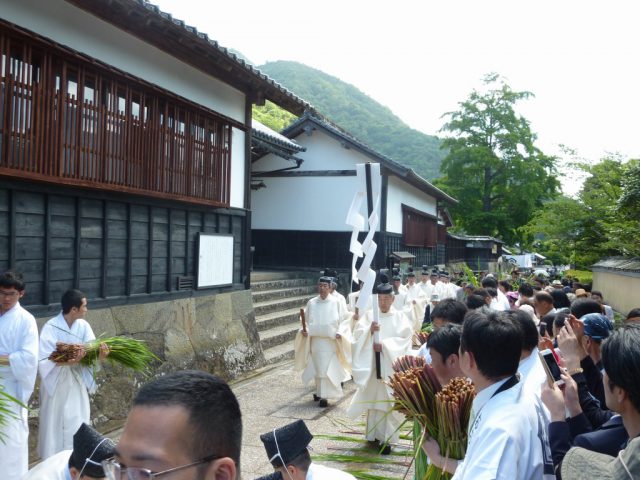 古式ながらの真菰の神事 「 凉 殿 祭(すずみどののまつり)」