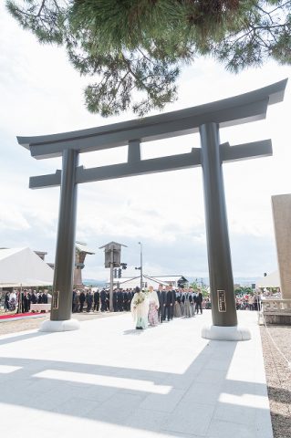 勢溜大鳥居竣功