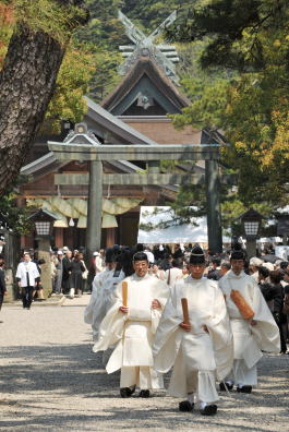 御本殿 仮殿遷座奉祝祭