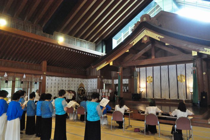 大正琴演奏奉納